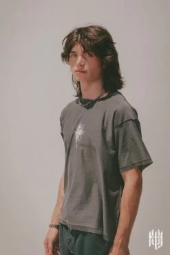 clothing -clothing Heart of the Cross Tee Vintage Black 2 555e0f0b 2c5e 497f b221 0c6483365849