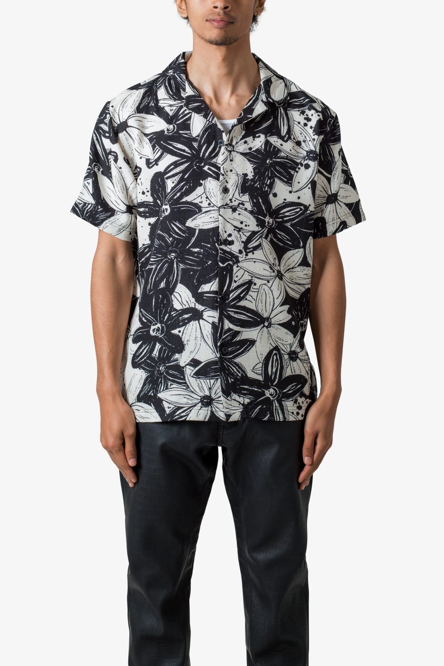 Linen Blend S/S Shirt - Black Floral 4 Linen Blend S/S Shirt - Black Floral - Image 2